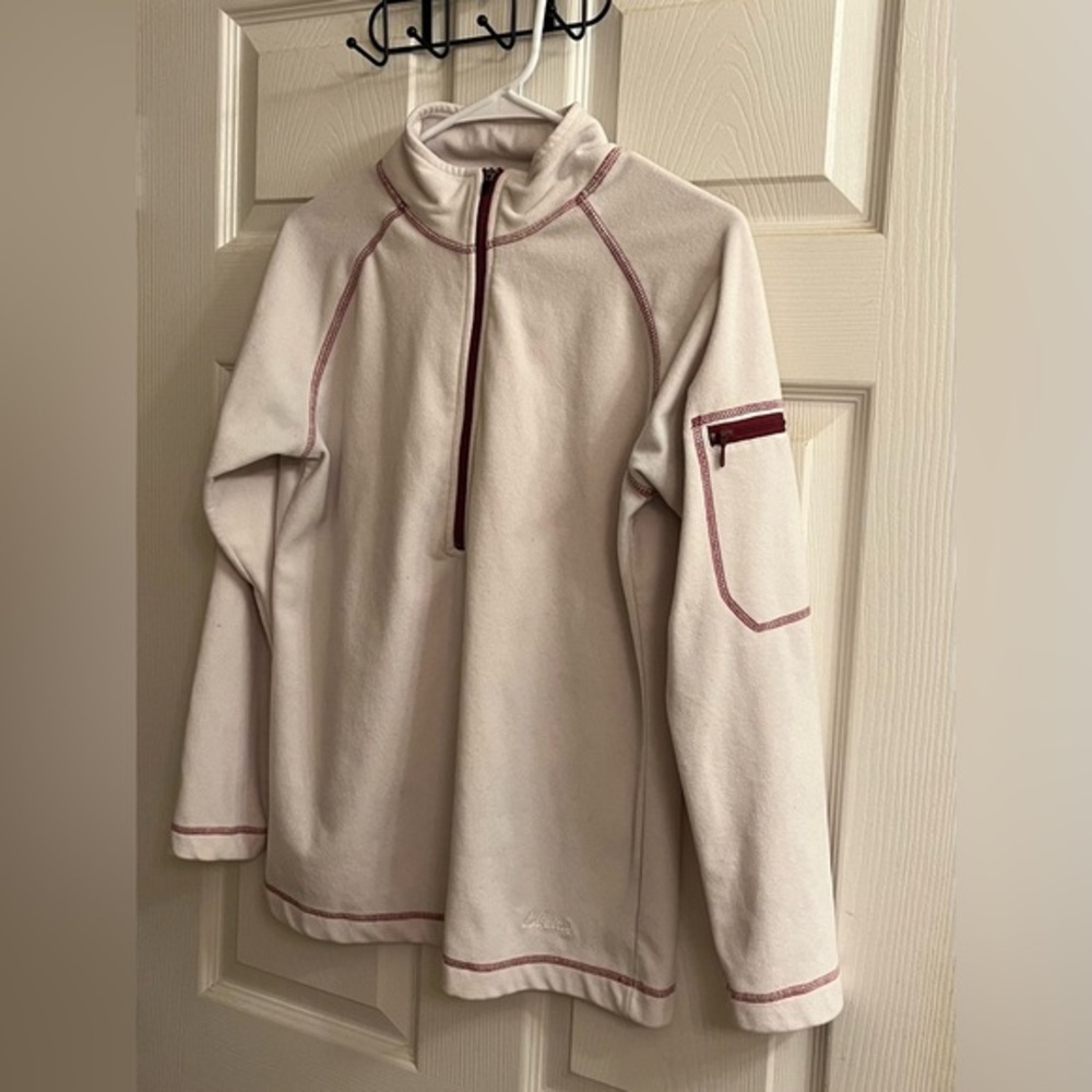 CABELA’S~WHITE~QUARTER ZIP PULLOVER WITH RED ACCENTS~S